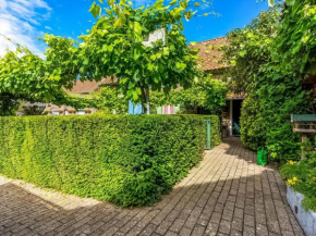 Holiday Home in Maasmechelen with Terrace Garden Parking